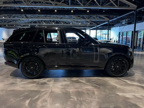 Used 2023 Land Rover Range Rover SE AWD/4WD image 6