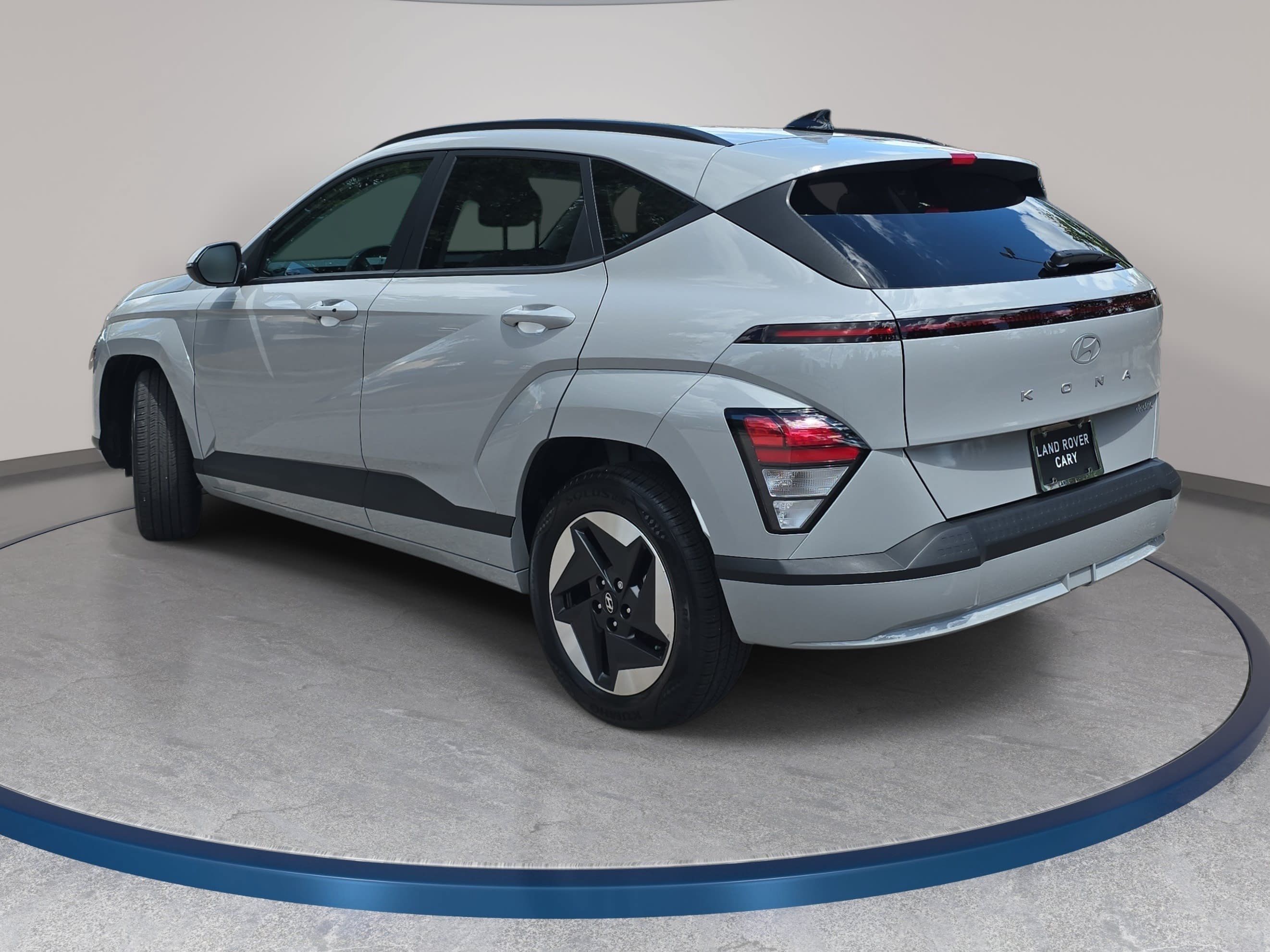 Used 2025 Hyundai Kona SEL FWD image 7