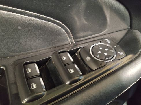 Used 2015 Ford Edge Titanium w/ Technology Package FWD image 27