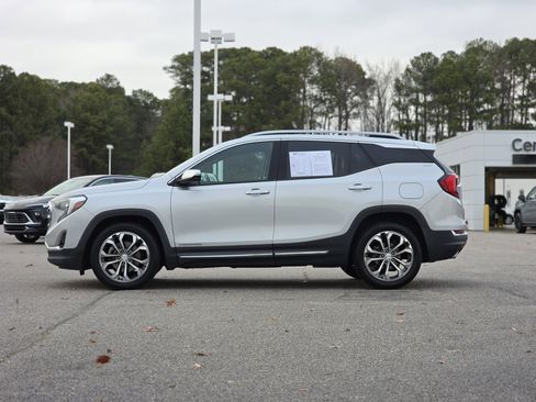 Used 2020 GMC Terrain SLT w/ Preferred Package image 4