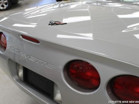 Used 2004 Chevrolet Corvette w/ Preferred Equipment Group image 28