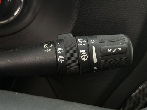 Used 2015 Jeep Wrangler Unlimited Sahara w/ Connectivity Group image 21