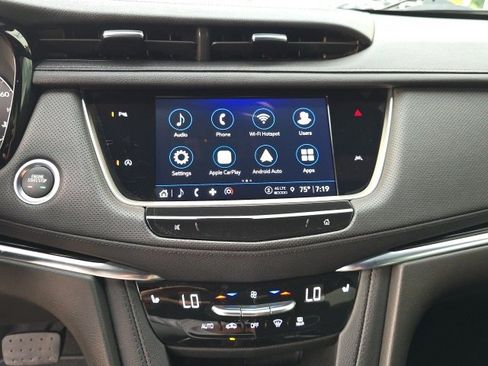 Used 2023 Cadillac XT6 Luxury image 26