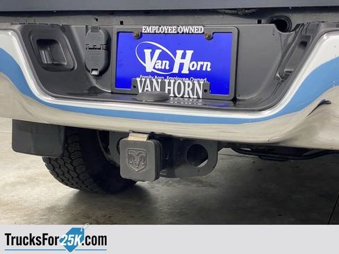 Used 2018 RAM 1500 Classic SLT image 32