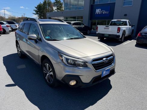 Used 2019 Subaru Outback 2.5i Limited AWD/4WD image 6