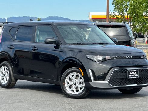 New 2025 Kia Soul LX w/ LX Technology Package image 2