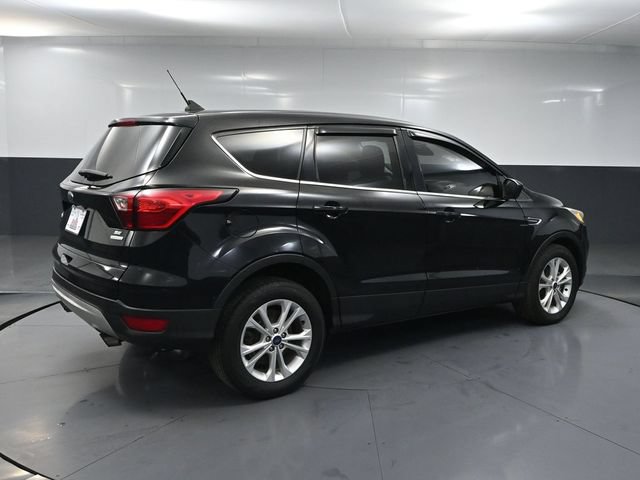 Used 2019 Ford Escape SE FWD image 3