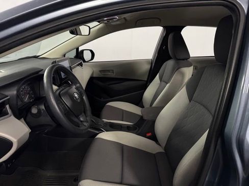 Used 2025 Toyota Corolla LE image 13