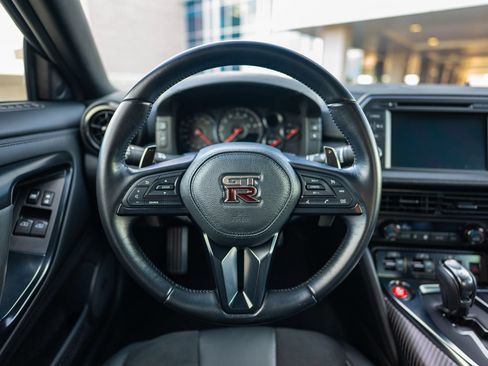 Used 2024 Nissan GT-R Premium w/ Floor Mat Package AWD/4WD image 33