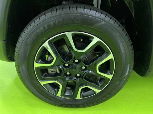 Used 2020 Jeep Compass Trailhawk AWD/4WD image 16