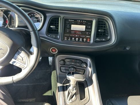 Used 2016 Dodge Challenger SRT image 11