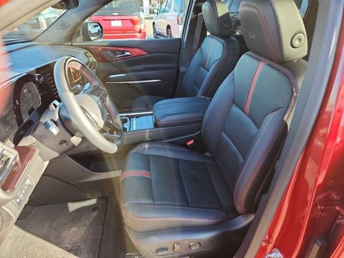 Certified 2024 Chevrolet Traverse RS image 19