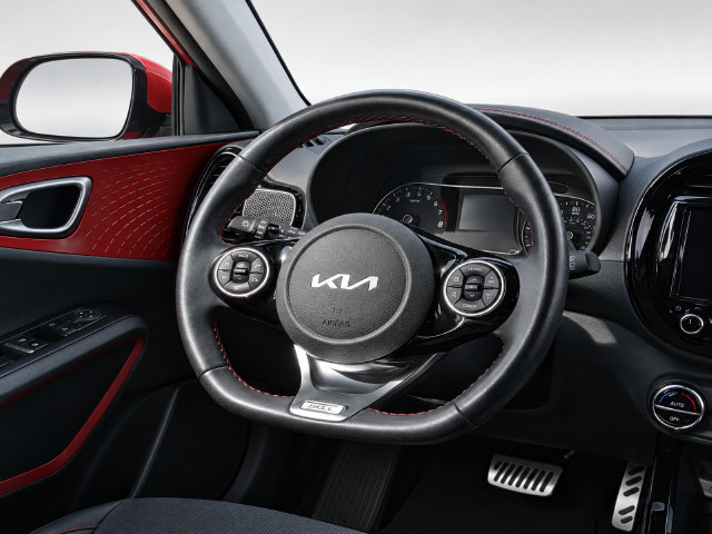 Used 2022 Kia Soul Turbo FWD image 19