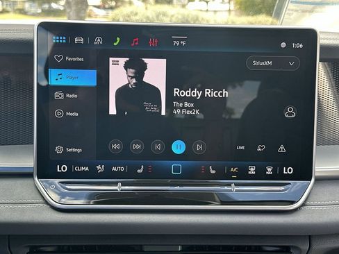 New 2026 Volkswagen Tiguan SE image 16