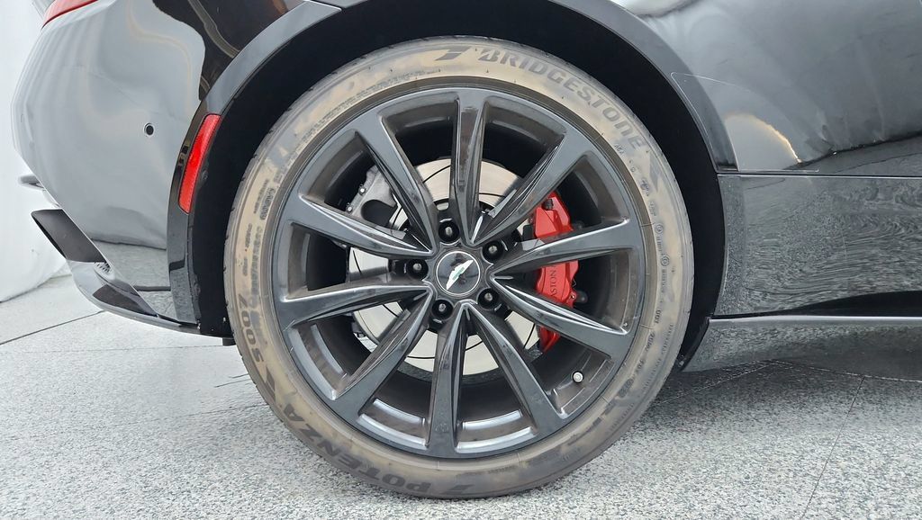Used 2018 Aston Martin DB11 Coupe RWD image 15