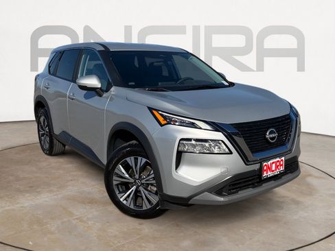 Used 2023 Nissan Rogue SV image 4