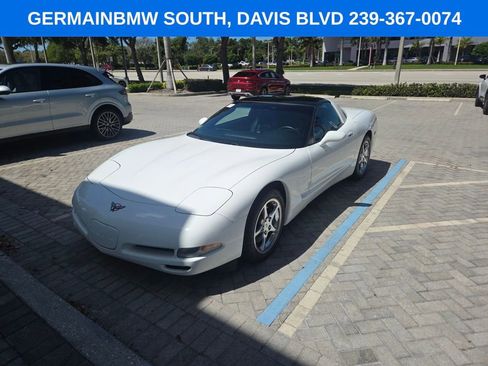 Used 2004 Chevrolet Corvette Coupe image 3
