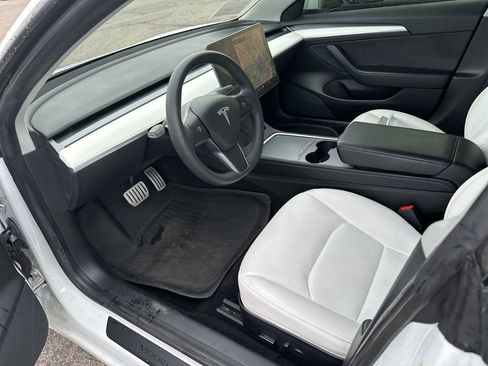 Used 2021 Tesla Model 3 Performance image 6