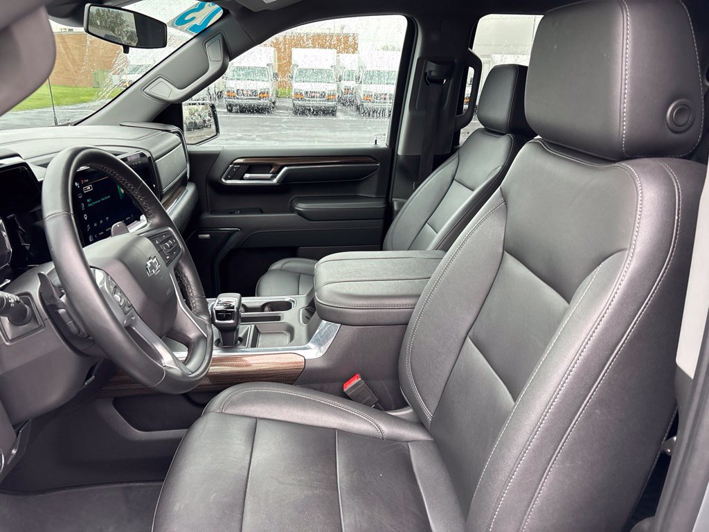 Used 2023 Chevrolet Silverado 1500 LT Trail Boss w/ Convenience Package II AWD/4WD image 23