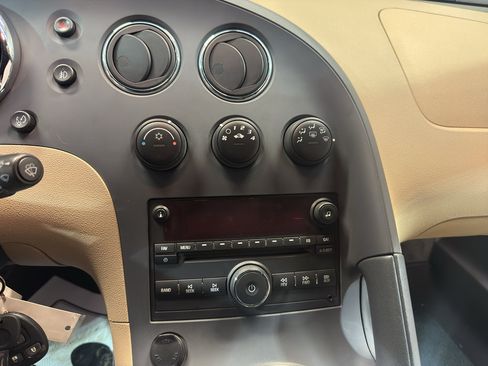 Used 2006 Pontiac Solstice Convertible w/ Premium Package RWD image 21