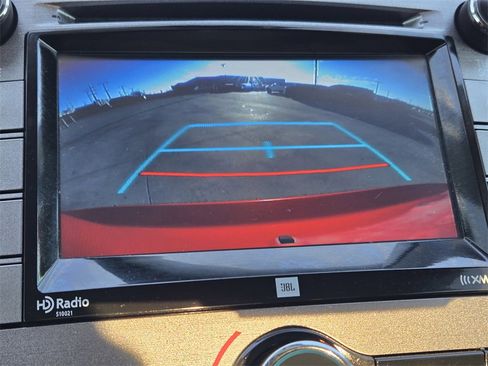 Used 2015 Toyota Venza XLE image 7