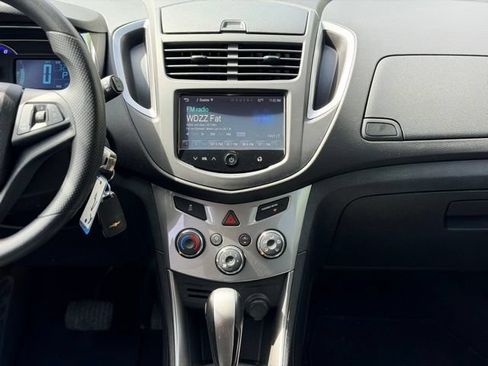 Used 2016 Chevrolet Trax LT FWD image 19