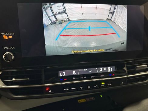 Used 2025 Toyota Sienna XSE image 40