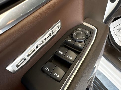 Used 2022 GMC Sierra 1500 Denali AWD/4WD image 13