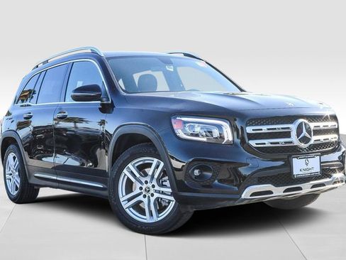Used 2023 Mercedes-Benz GLB 250 4MATIC image 2