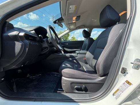 Used 2025 Nissan Altima 2.5 SV FWD image 23