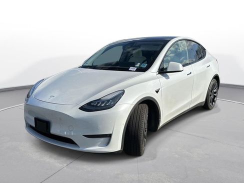 Used 2021 Tesla Model Y Long Range image 2