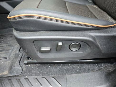 Used 2025 GMC Canyon AT4 w/ AT4 Premium Package image 15