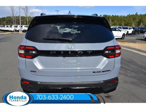 New 2026 Honda Pilot Black Edition image 6