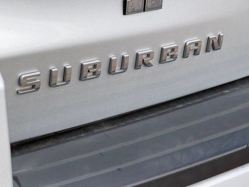 Used 2020 Chevrolet Suburban LT w/ Texas Edition Package RWD image 12