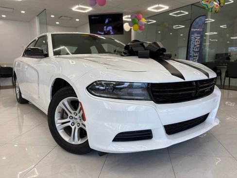 Used 2023 Dodge Charger SXT RWD image 3