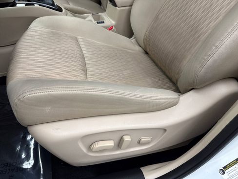 Used 2020 Nissan Rogue SV FWD image 33