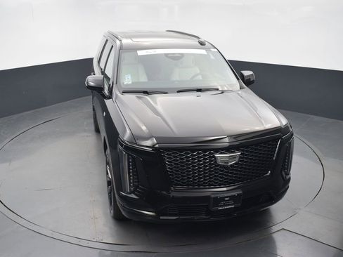 Certified 2026 Cadillac Escalade Platinum Sport w/ LPO, ONYX Package AWD/4WD image 40