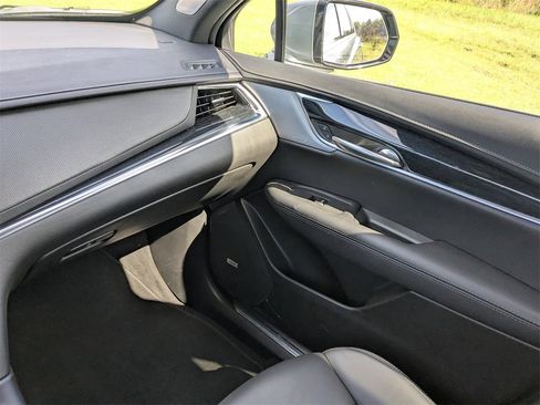 Certified 2025 Cadillac XT5 Premium Luxury image 20