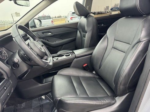 Used 2022 Nissan Rogue SL w/ SL Premium Package image 13