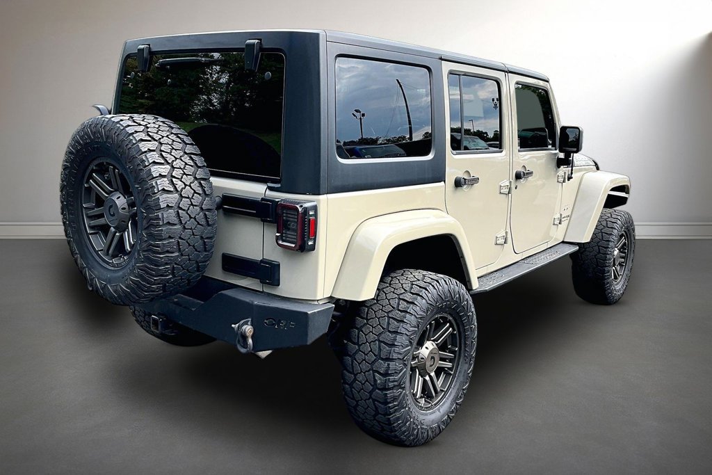 Used 2018 Jeep Wrangler Unlimited Sahara w/ Connectivity Group AWD/4WD image 5
