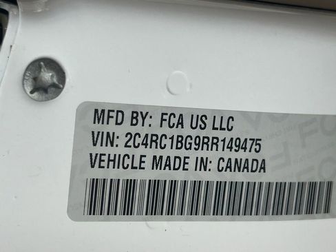 Used 2024 Chrysler Pacifica Touring-L image 44