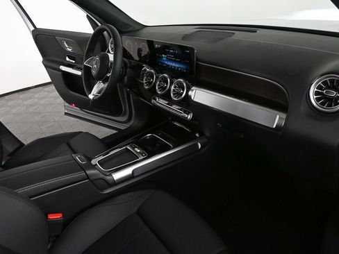 Used 2026 Mercedes-Benz GLB 250 image 24