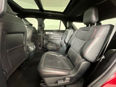 Used 2025 Ford Explorer ST image 26