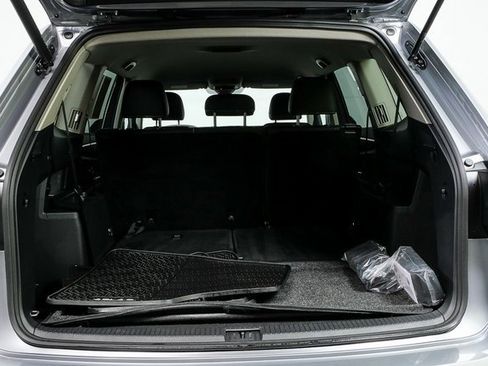 Certified 2025 Volkswagen Atlas SE image 31