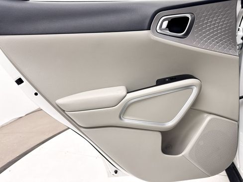 Used 2022 Kia Soul LX w/ Technology Package FWD image 36