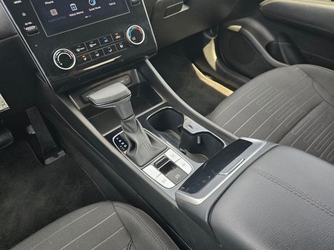Certified 2024 Hyundai Santa Cruz SE FWD image 18