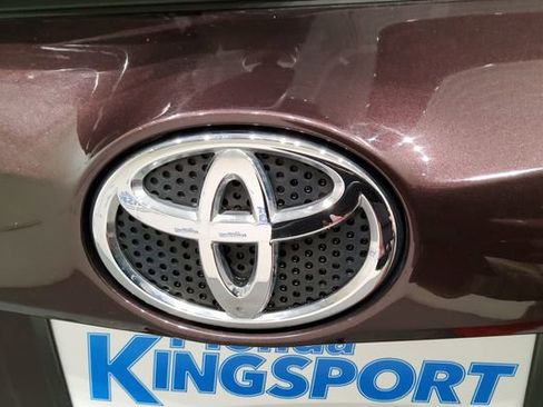 Used 2018 Toyota RAV4 LE w/ Carpet Mat Package image 39