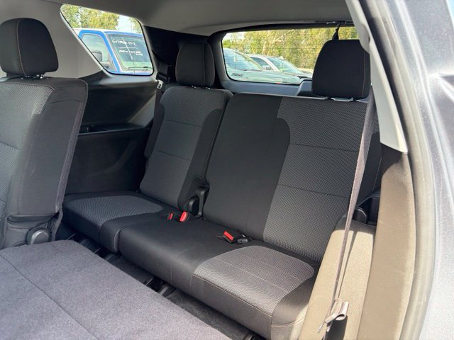 Used 2019 Chevrolet Traverse LS FWD image 16