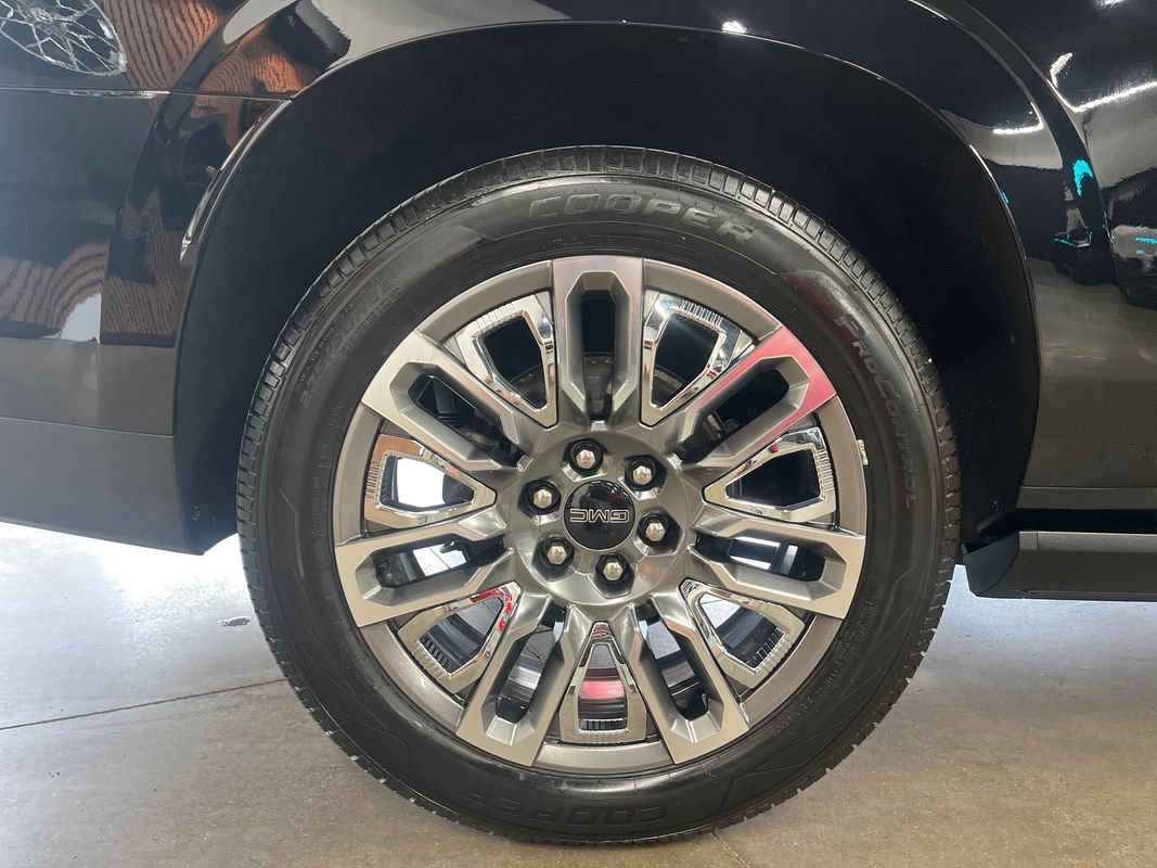 Used 2023 GMC Yukon XL Denali Ultimate AWD/4WD image 25