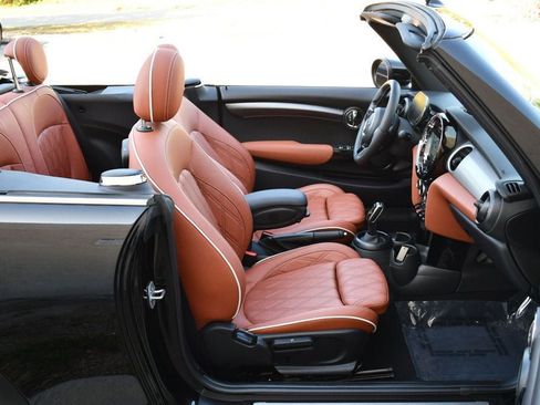 Used 2024 MINI Cooper S w/ Signature Upholstery Package FWD image 60